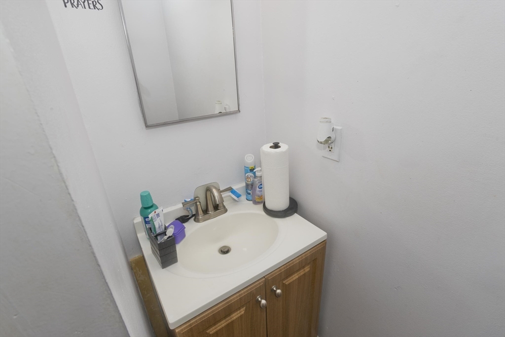 90 Andrew Street Springfield, MA 01109 - Photo 22 of 26