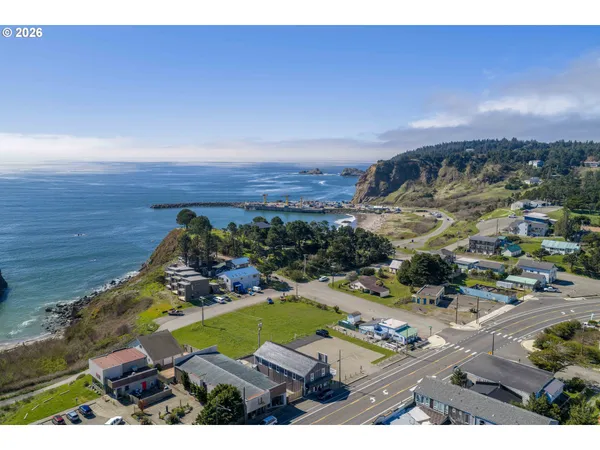$995,000 | 267 6th Street, Port Orford, OR 97465