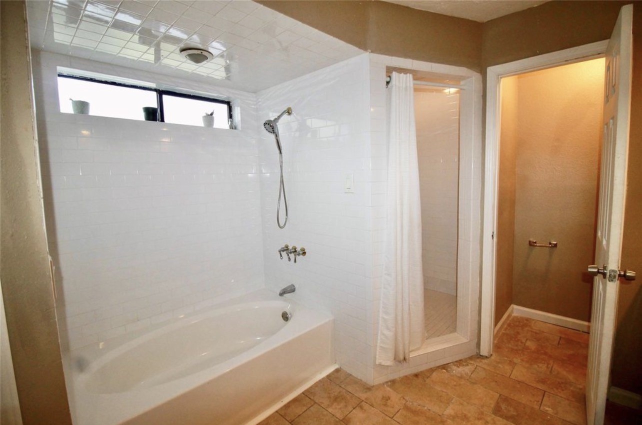 4701 Spring Lane Baytown, TX 77521 - Photo 12 of 22