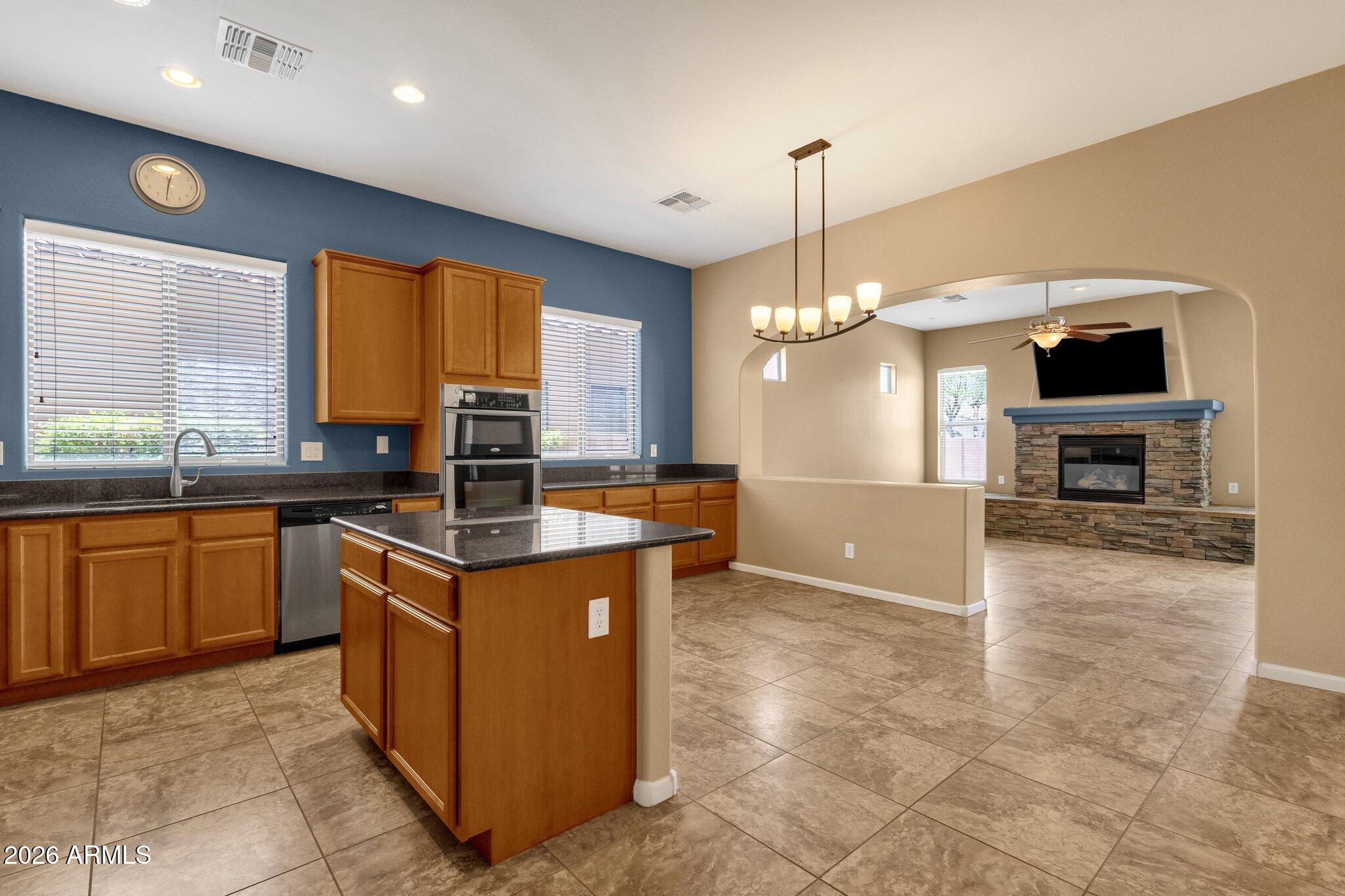 2403 East Robb Lane Phoenix, AZ 85024 - Photo 14 of 40