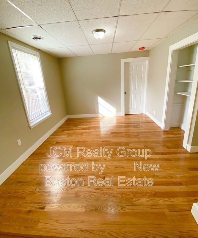 38 Neptune, Unit 1R Lynn, MA 01905 - Photo 4 of 5 Gallery Image 4