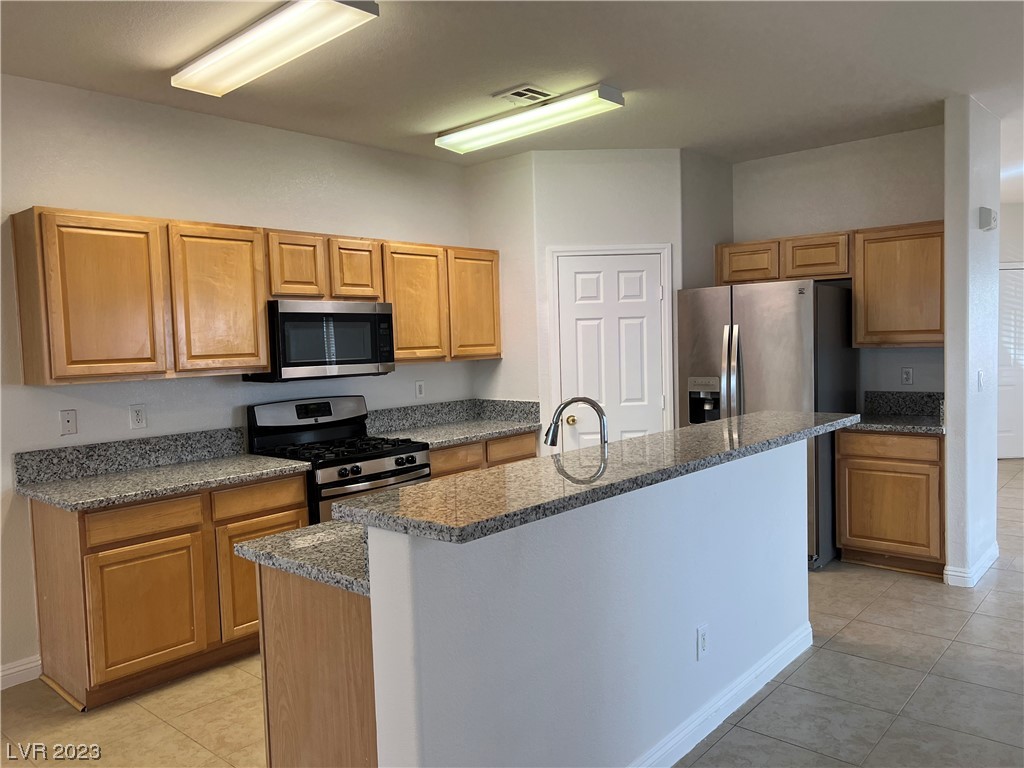 5924 Crumbling Ridge Street Henderson, NV 89011 - Photo 8 of 30 Gallery Image 8