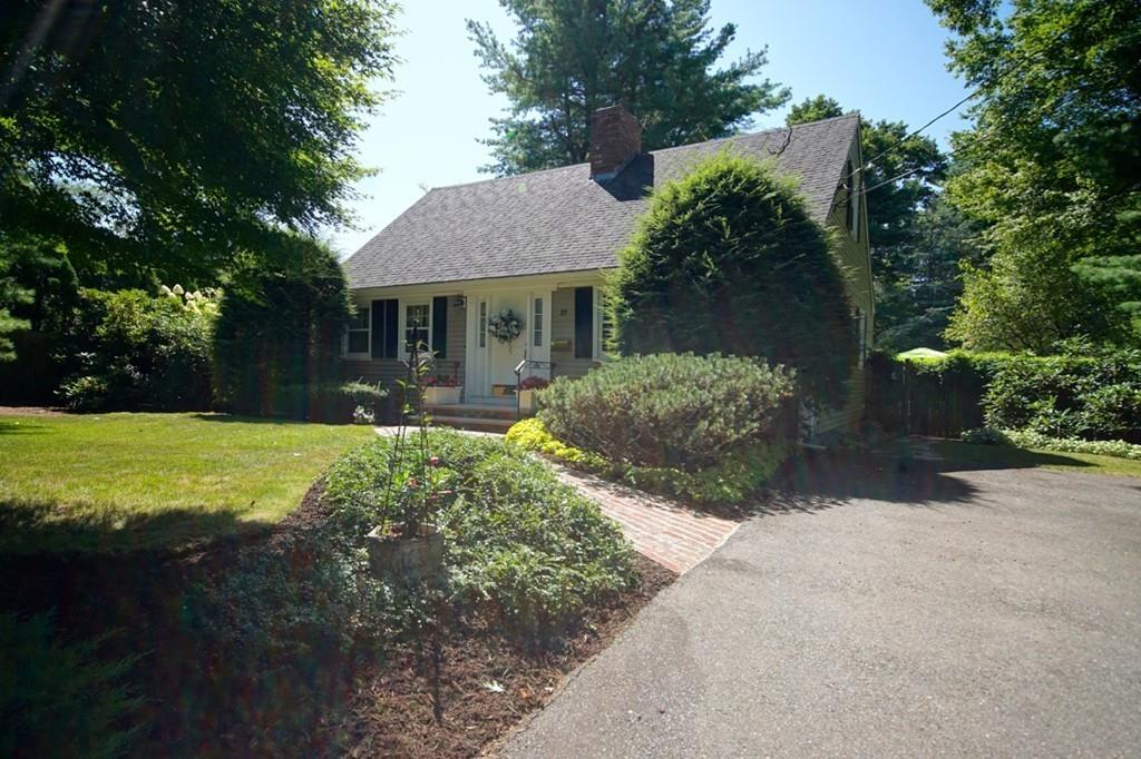 23 Bayberry Road Danvers, MA 01923 - Photo 3 of 23 Gallery Image 3