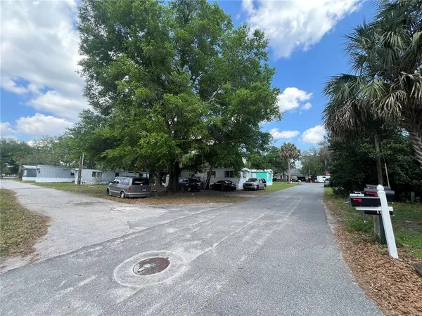$1,800,000 | 30 Wafford Street, Umatilla, FL 32784