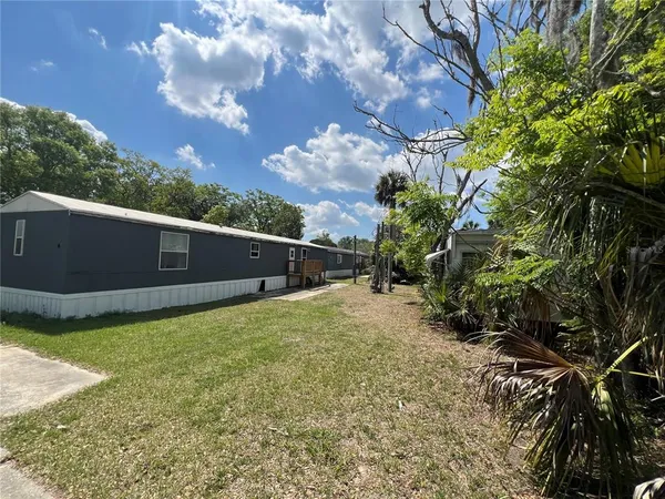 $1,800,000 | 30 Wafford Street, Umatilla, FL 32784