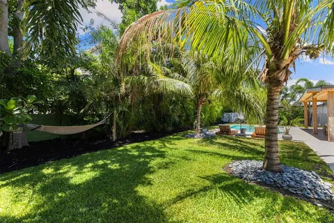 $899,000 | 4618 Bayshore Boulevard Northeast, St. Petersburg, FL 33703