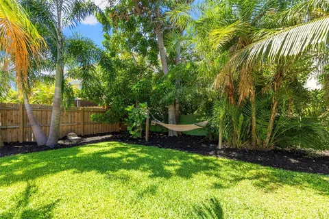 $899,000 | 4618 Bayshore Boulevard Northeast, St. Petersburg, FL 33703