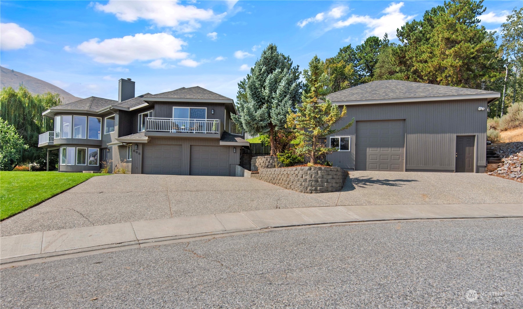 508 Day Road North Wenatchee, WA 98801 - Photo 1 of 40 Gallery Image 1