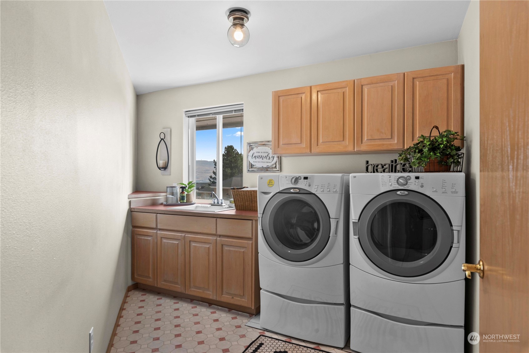 508 Day Road North Wenatchee, WA 98801 - Photo 10 of 40 Gallery Image 10