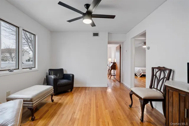 $899,000 | 179 California Place North, Island Park, NY 11558