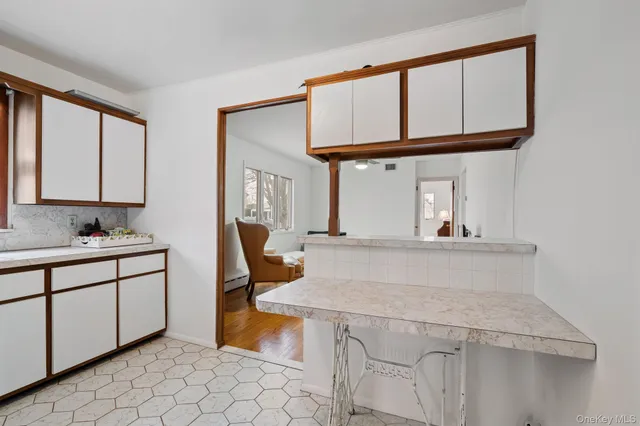 $899,000 | 179 California Place North, Island Park, NY 11558