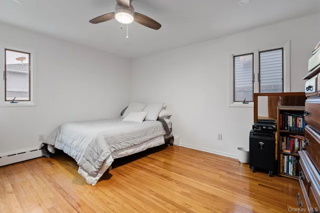 $899,000 | 179 California Place North, Island Park, NY 11558