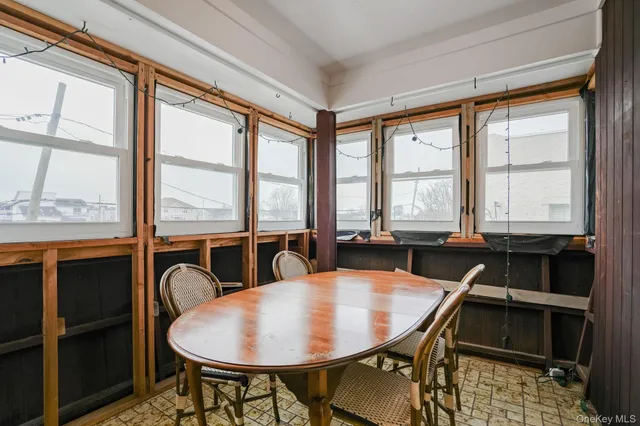 $899,000 | 179 California Place North, Island Park, NY 11558