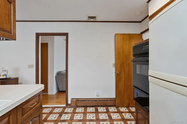 $899,000 | 179 California Place North, Island Park, NY 11558