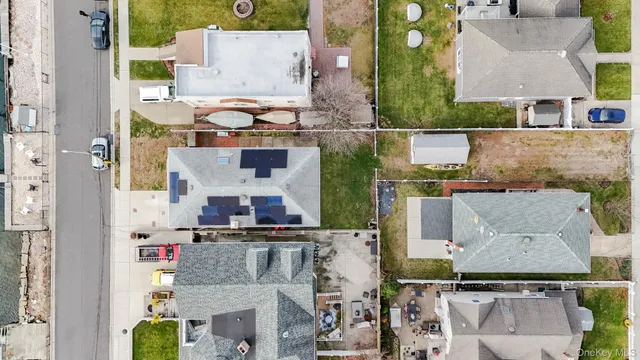 $899,000 | 179 California Place North, Island Park, NY 11558