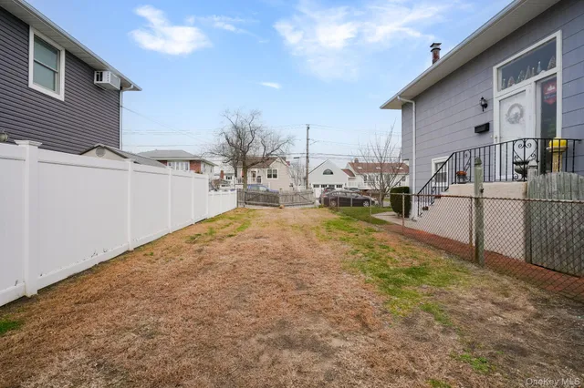 $899,000 | 179 California Place North, Island Park, NY 11558