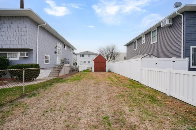 $899,000 | 179 California Place North, Island Park, NY 11558