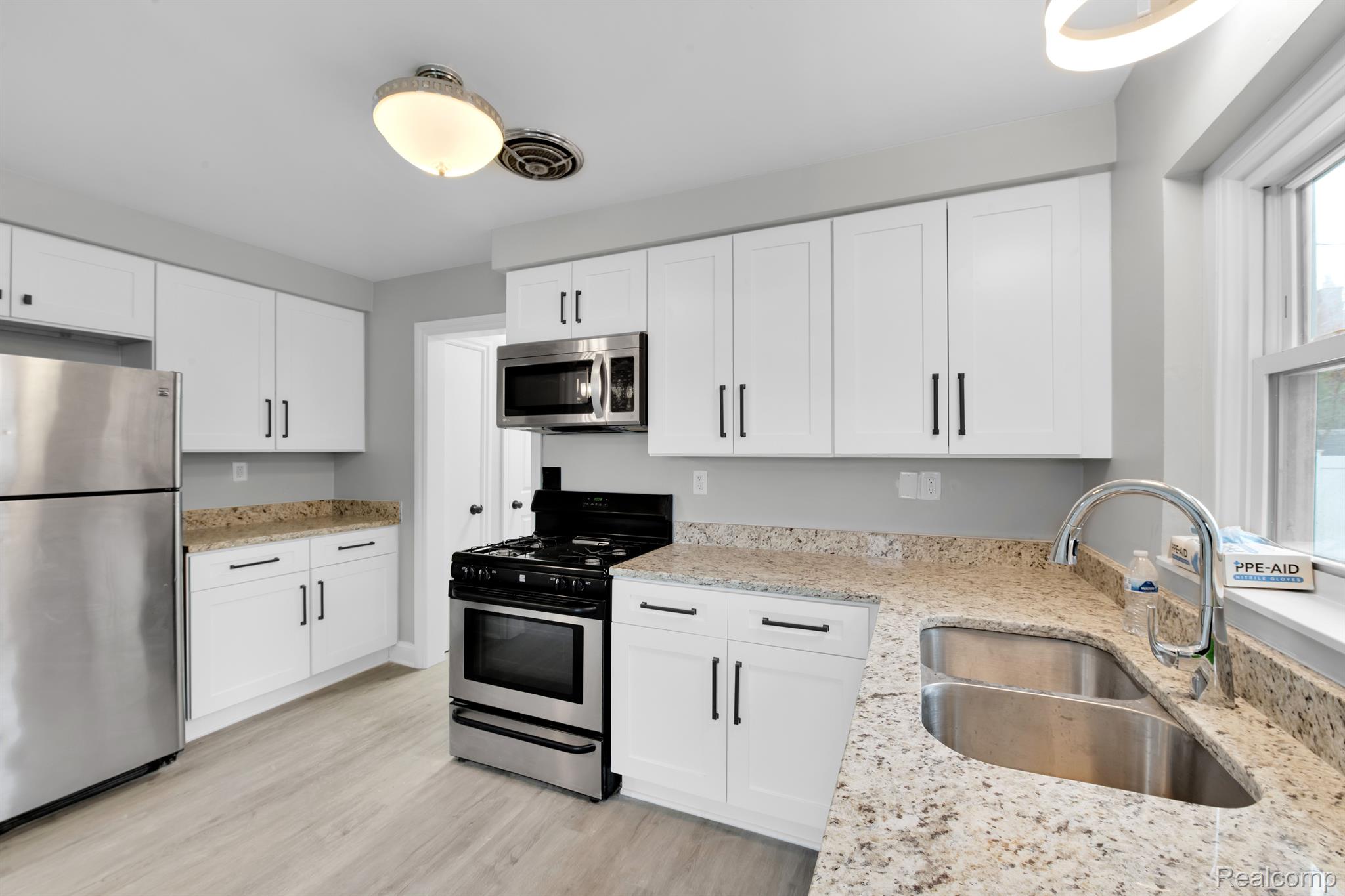 4354 East 10 Mile Road Warren, MI 48091 - Photo 11 of 24 Gallery Image 11