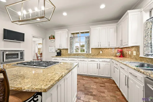 $4,500 | 10813 North Oak Hills Parkway, Baton Rouge, LA 70810