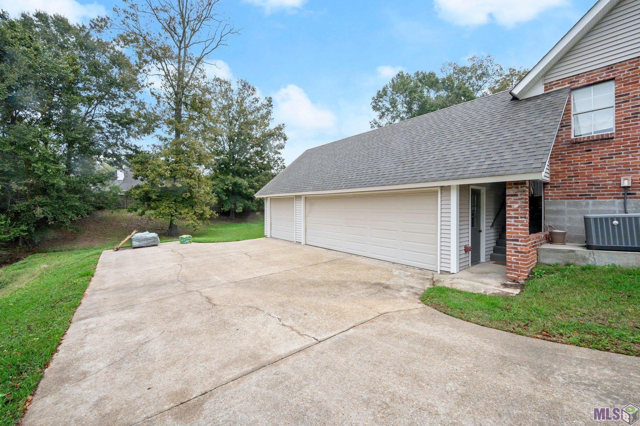 10813 North Oak Hills Parkway Baton Rouge, LA 70810 - Photo 27 of 29