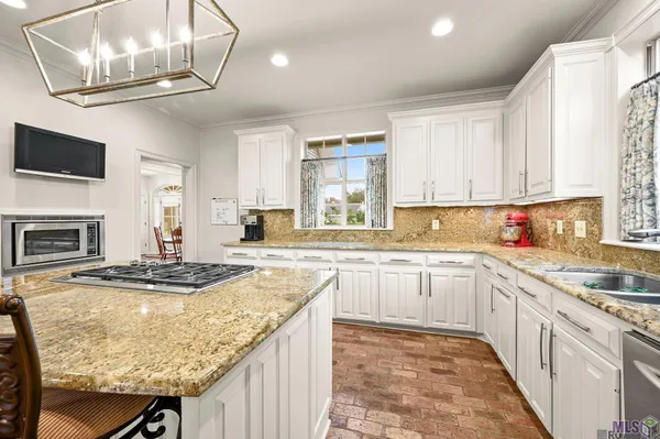 $4,500 | 10813 North Oak Hills Parkway, Baton Rouge, LA 70810