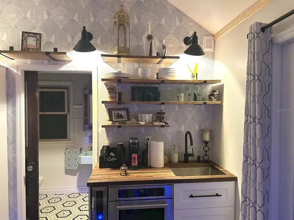 a view of utility room