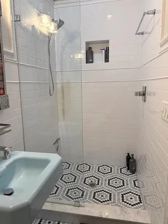 $4,800 | 2500 Burlington Avenue North, St. Petersburg, FL 33713