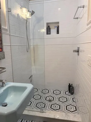 $5,300 | 2500 Burlington Avenue North, St. Petersburg, FL 33713