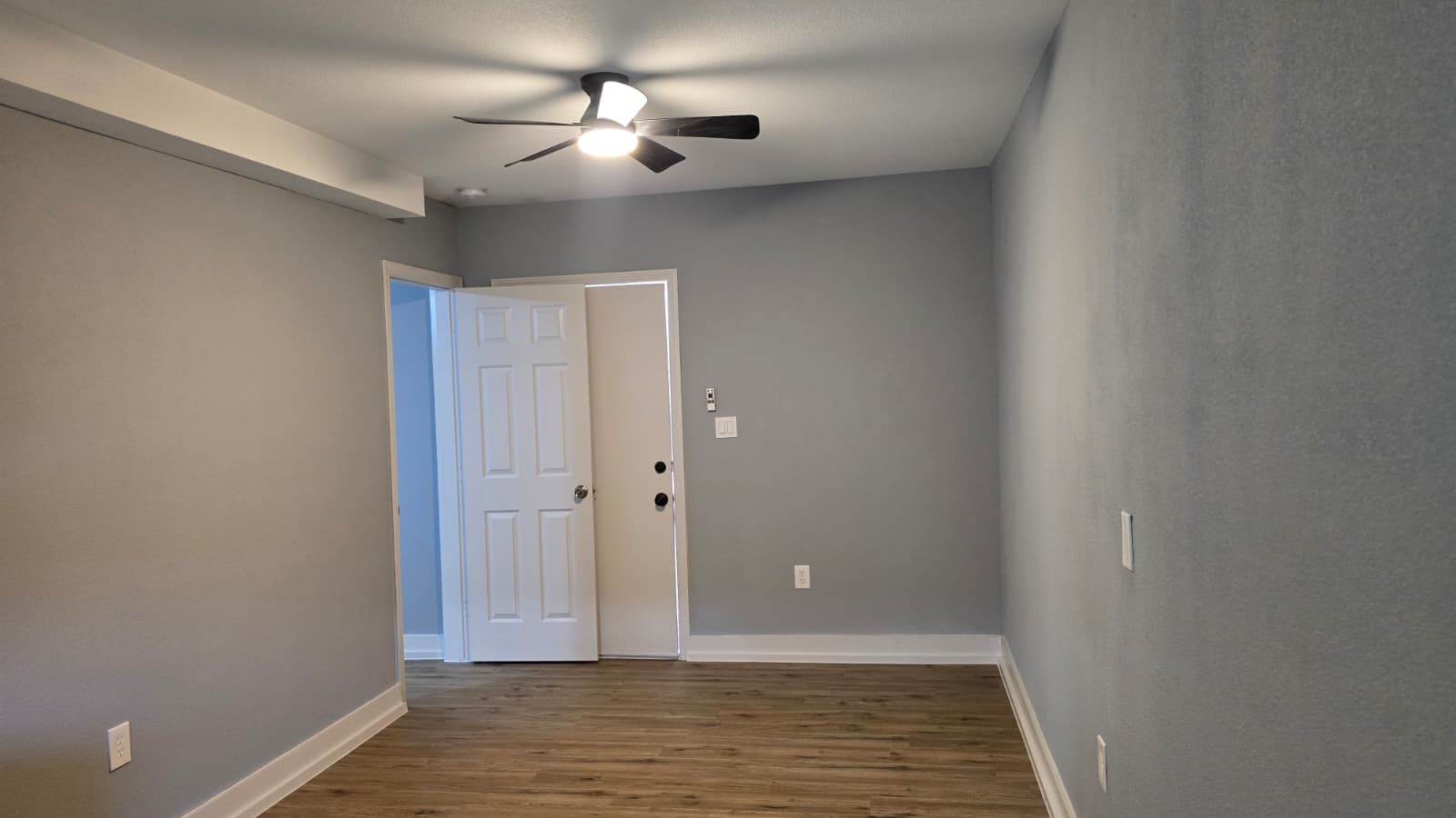 1012 Ann, Unit H Pasadena, TX 77506 - Photo 2 of 6 a view of room with hardwood floor