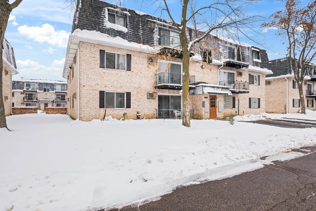 $150,000 | 1313 Baldwin Court, Unit 2C, Palatine, IL 60074