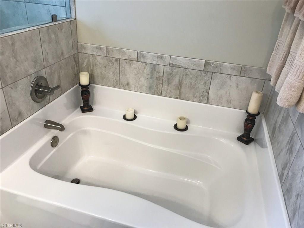 4513 Ridgefall Road Greensboro, NC 27410 - Photo 20 of 28