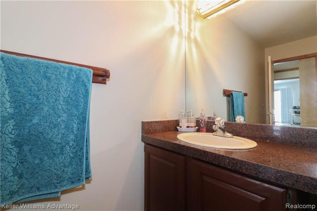 29643 English Way Novi, MI 48377 - Photo 11 of 32