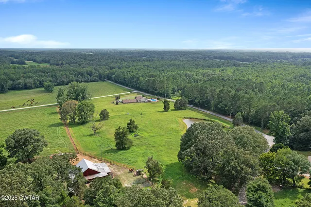 $475,000 | 1882 Sand Ridge Bargerton Road, Lexington, TN 38351