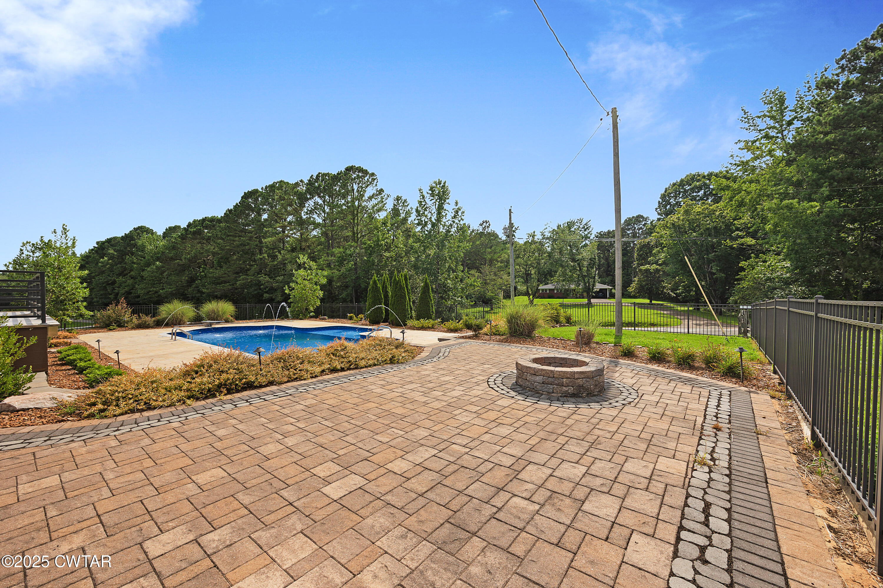 1882 Sand Ridge Bargerton Road Lexington, TN 38351 - Photo 3 of 34 E02A6957