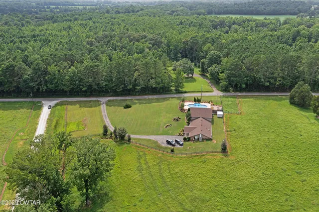 $475,000 | 1882 Sand Ridge Bargerton Road, Lexington, TN 38351