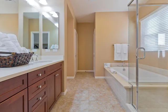 $3,500 | 462 Via De La Paz, Palm Desert, CA 92211