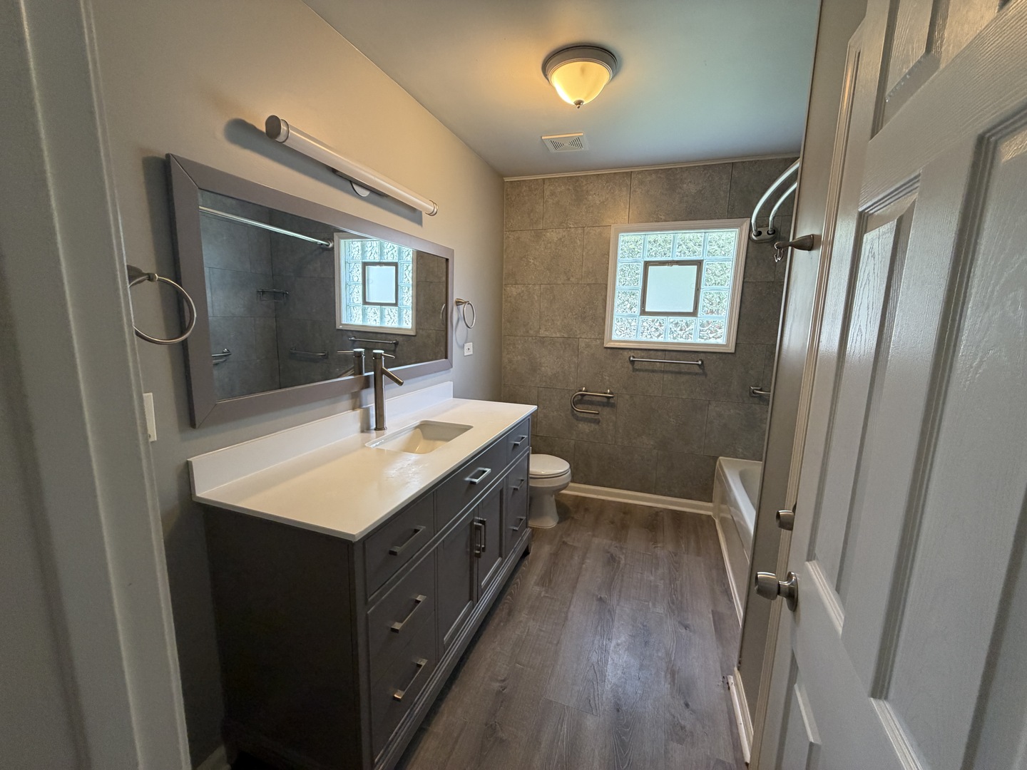 10801 Oak Avenue Chicago Ridge, IL 60415 - Photo 13 of 36 Gallery Image 13