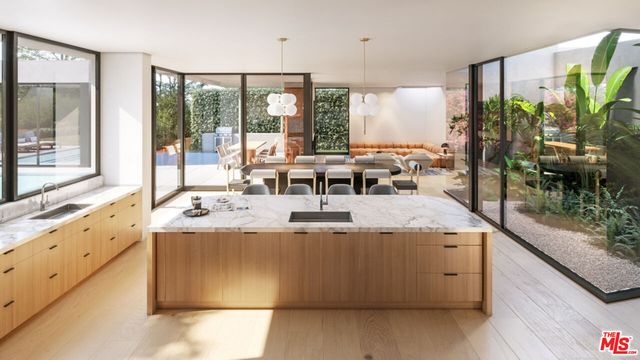 $6,500,000 | 13161 Psomas Way, Los Angeles, CA 90066