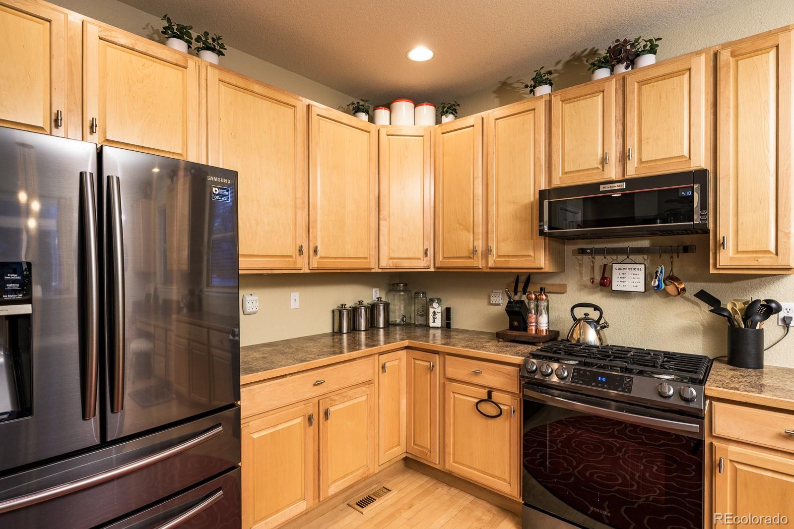 8515 Braun Loop Arvada, CO 80005 - Photo 10 of 32