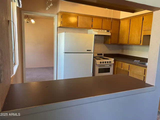 $75,000 | 2530 West Berridge Lane, Unit E111, Phoenix, AZ 85017