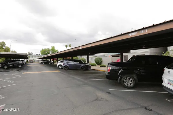 $74,995 | 2530 West Berridge Lane, Unit E111, Phoenix, AZ 85017