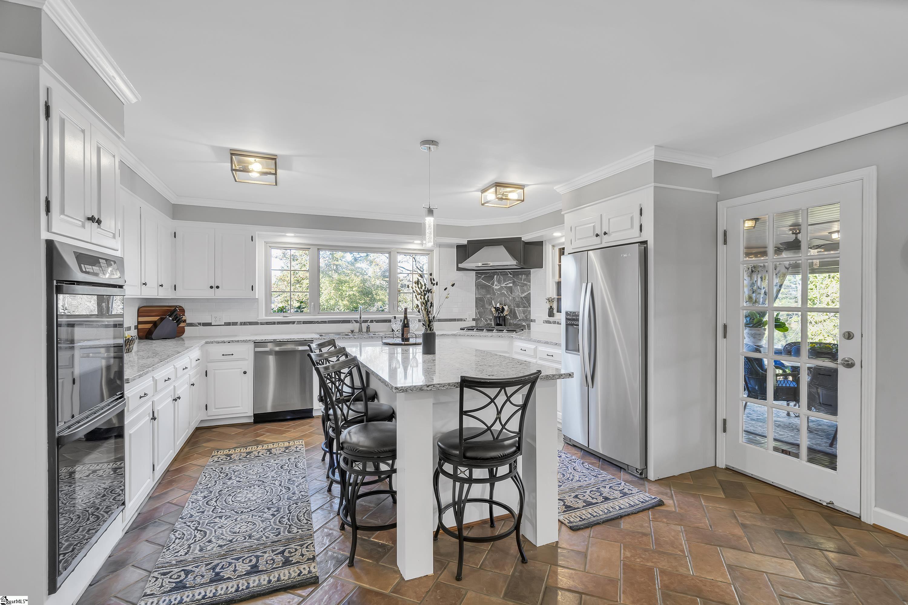 201 Huntington Road Greenville, SC 29615 - Photo 6 of 36