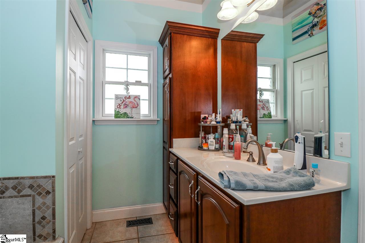2339 Bull Hill Road Gray Court, SC 29645 - Photo 19 of 36 Gallery Image 19