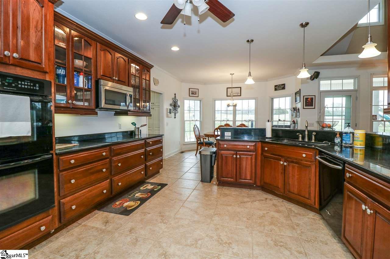 2339 Bull Hill Road Gray Court, SC 29645 - Photo 6 of 36 Gallery Image 6