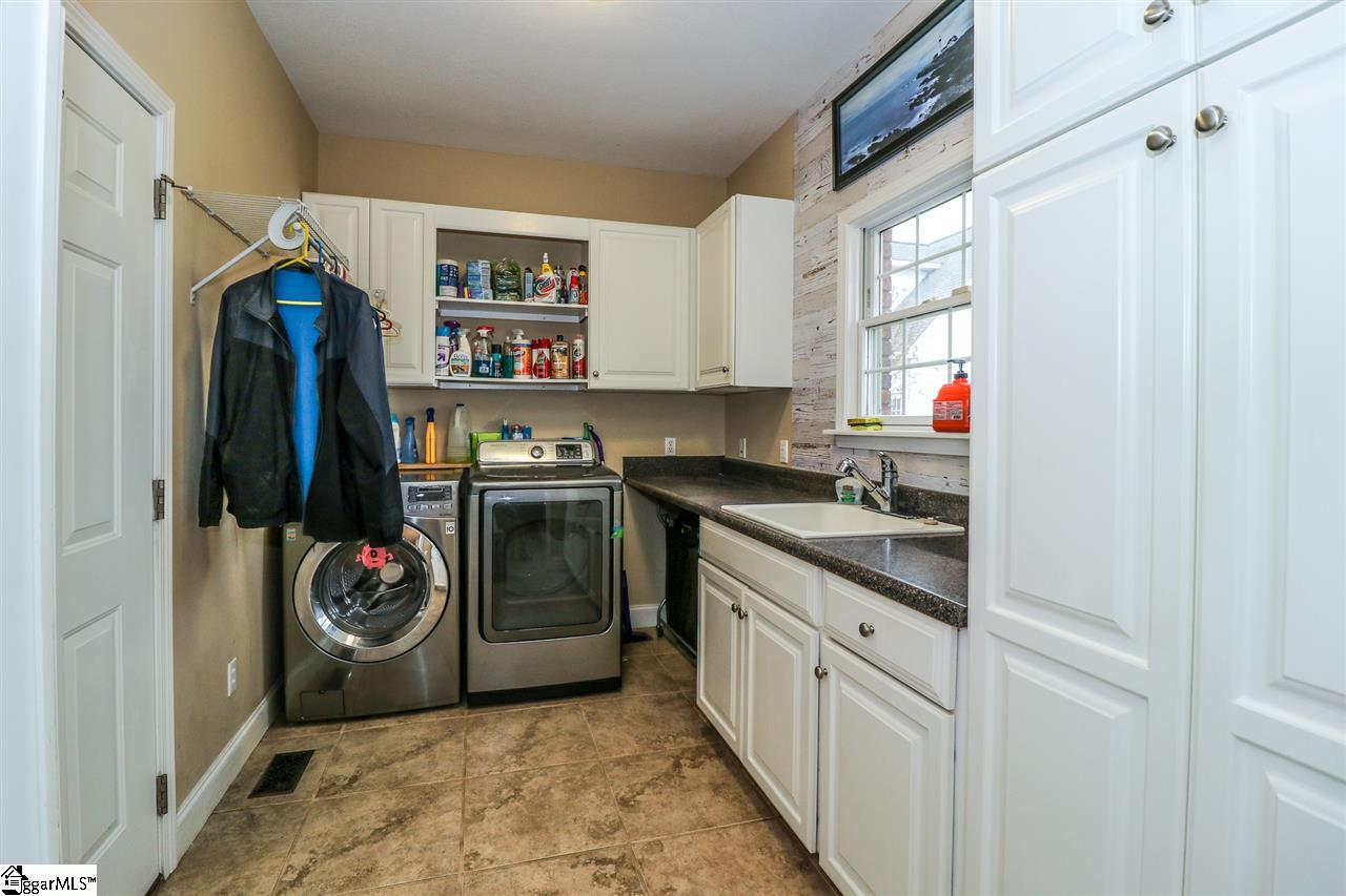 2339 Bull Hill Road Gray Court, SC 29645 - Photo 10 of 36 Gallery Image 10