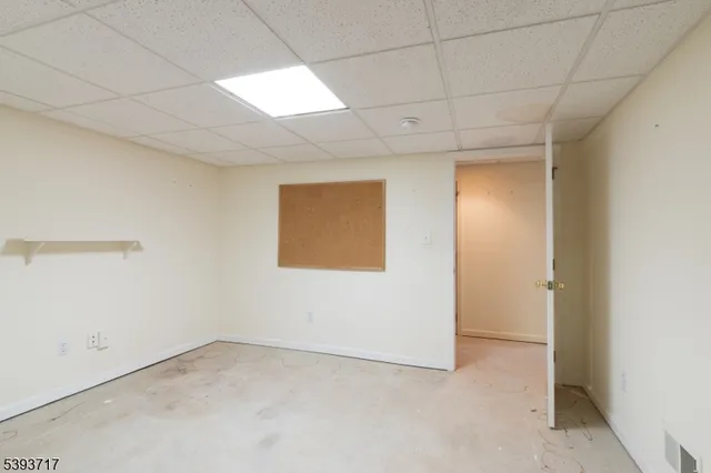 $895,000 | 5 Chrystal Drive, Lebanon, NJ 08833