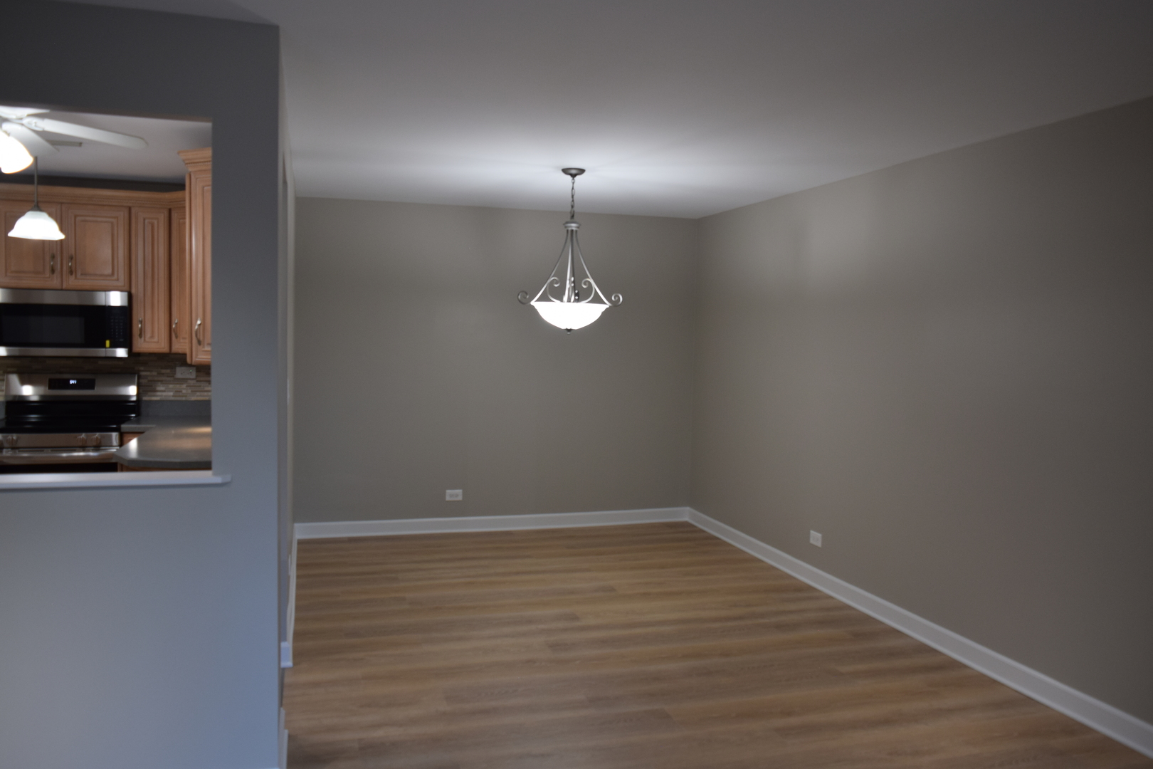 1405 East Central Road, Unit 201A Arlington Heights, IL 60005 - Photo 14 of 30