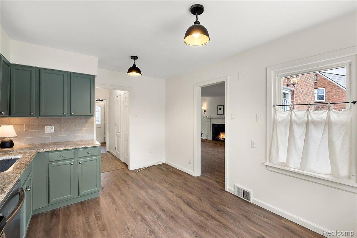 10612 Nottingham Road Detroit, MI 48224 - Photo 13 of 50 31-10612 Nottingham-31.jpg