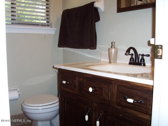 11625 Jonathan Road Jacksonville, FL 32225 - Photo 25 of 29 Guest Bath