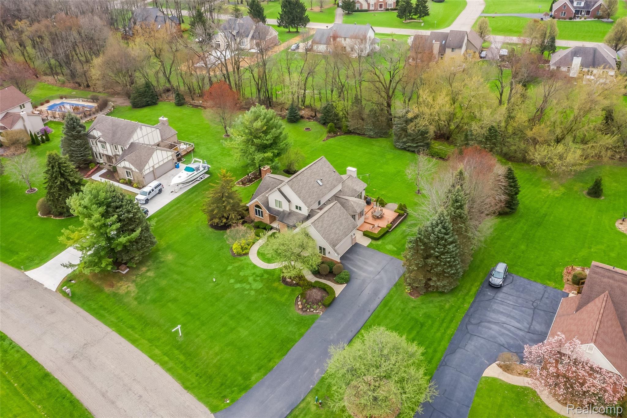 8620 South Ridge Drive Howell, MI 48843 - Photo 46 of 52 Drone6.jpg